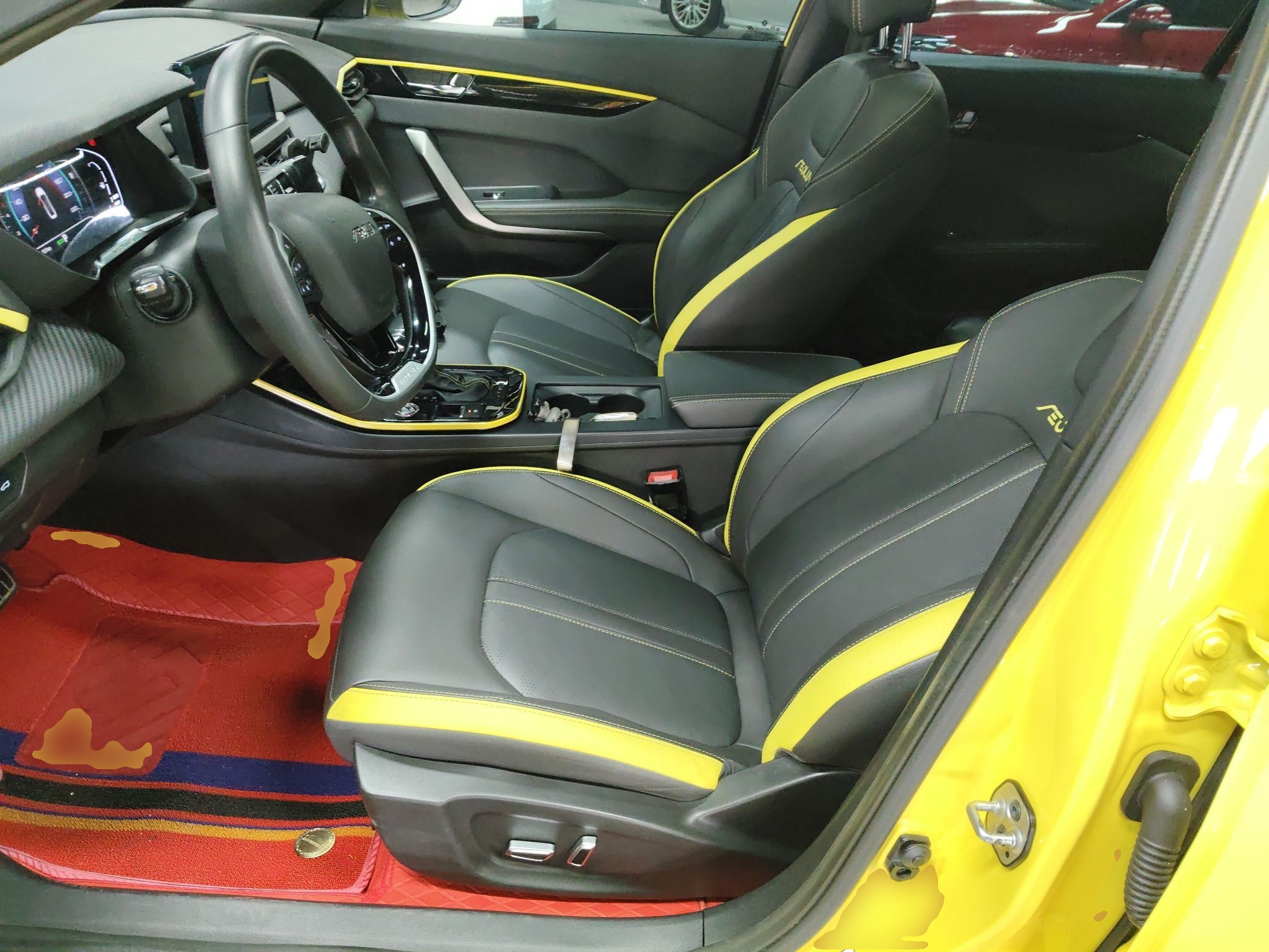 المقاعد الأمامية داخل السيارة