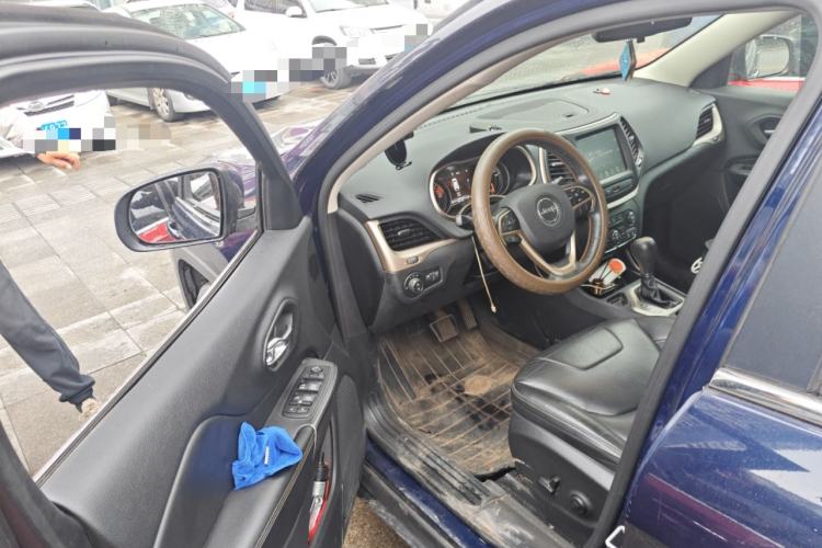 Used Jeep Cherokee 2017 2.0L Superior Edition