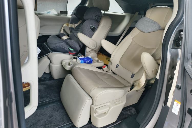 Used Toyota SIENNA 2021 2.5L Hybrid Premium Edition