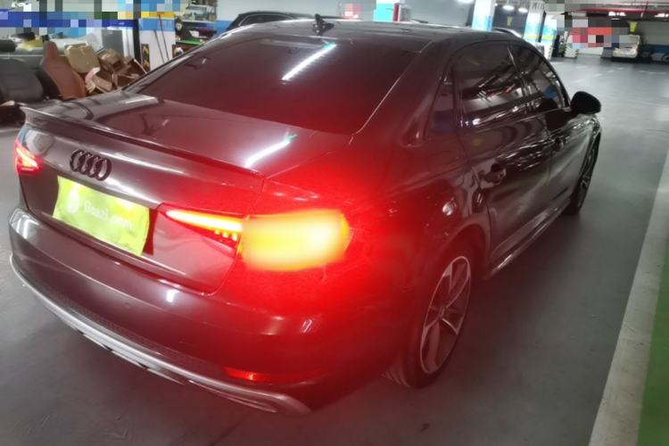 Used Audi A4L 2019 40 TFSI Fashion Edition China VI Emission Standard Rear Right 45 Deg