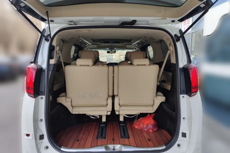 Used Toyota Alphard 2018 Revised Version 3.5L Premium Edition
