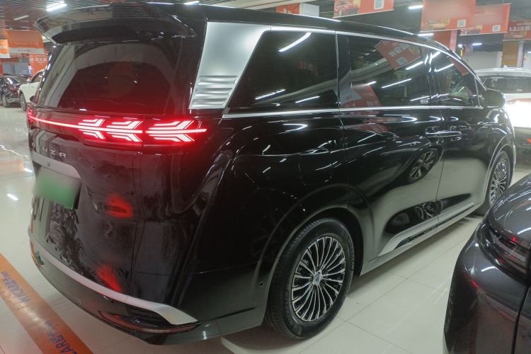 Used Denza D9 2024 DM-i 980 Four-Wheel Drive Flagship Model
