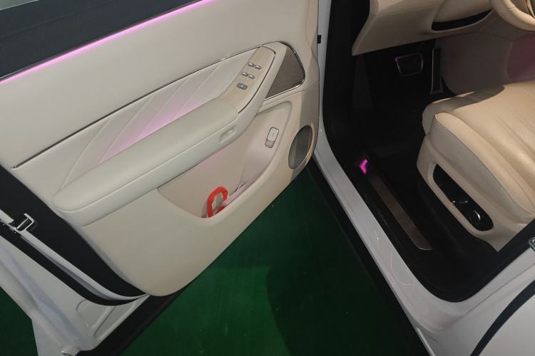 Used Hima AITO M8 2025 Extended-Range Ultra Version 53.4 kWh 6-Seater Edition