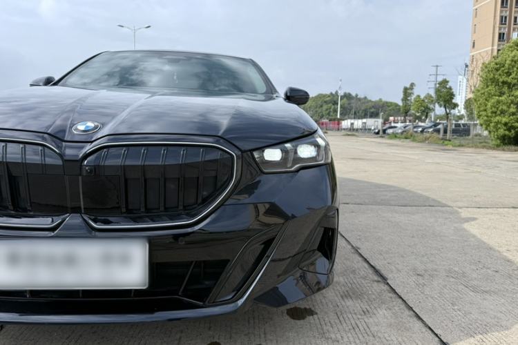 Used BMW 5 Series 2025 530Li Luxury Edition M Sport Package
