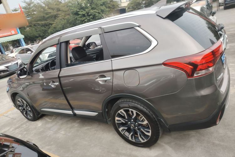 Used Mitsubishi Outlander 2020 2.4L 4x4 Zhi Xiang Edition 5 Seats
