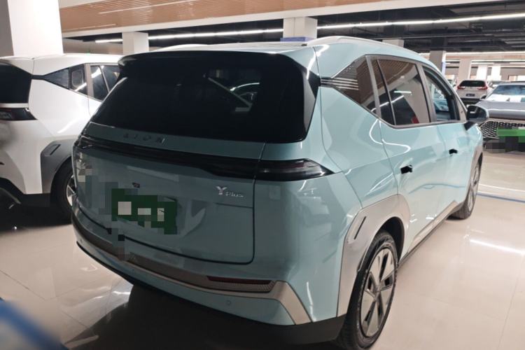 Used AION Y 2023 Younger