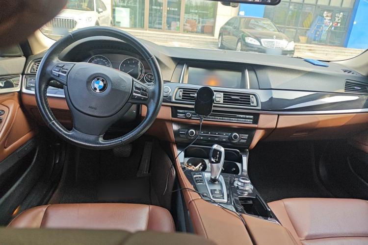 Used BMW 5 Series 2014 520Li Elegant Model Center Console