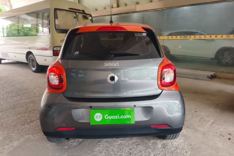 Used smart forfour 2018 1.0L 52 kW Dynamic Edition
