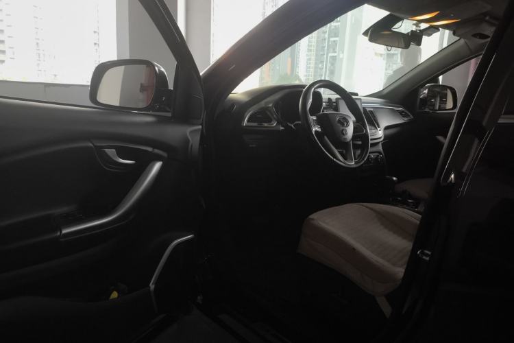 Used Soueast DX7 2015 1.5T Automatic Luxury Model