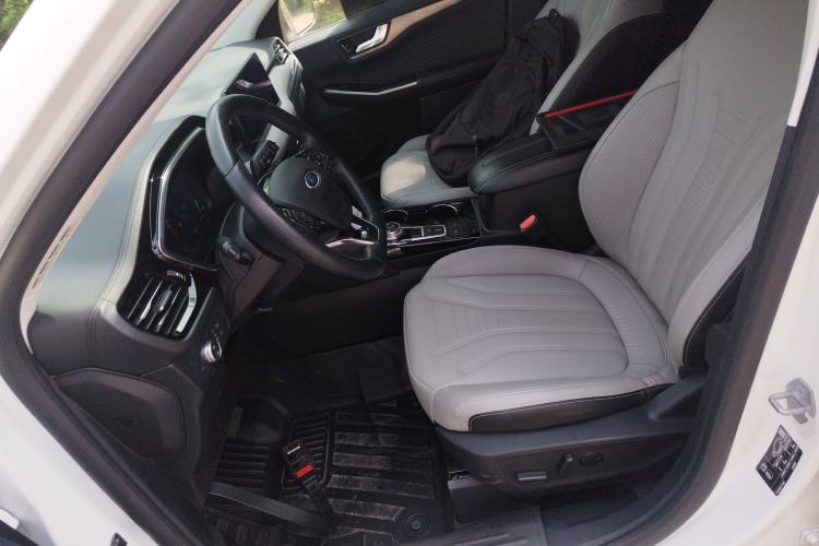 Used Ford Escape 2020 EcoBoost 245 Four-Wheel Drive Luxury Edition Left Front Seat