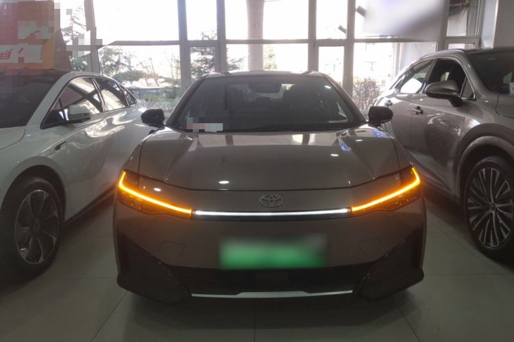 Used Toyota bZ3 2023 616 km Long-Range Premium
