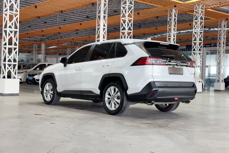 Used Toyota Wildlander 2020 2.0L CVT Two-Wheel Drive Leading Edition Exterior 6