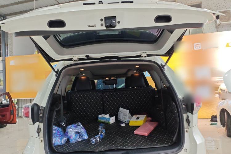 Used Toyota Highlander 2015 2.0T Four-Wheel Drive Luxury Edition 7-Seater Trunk