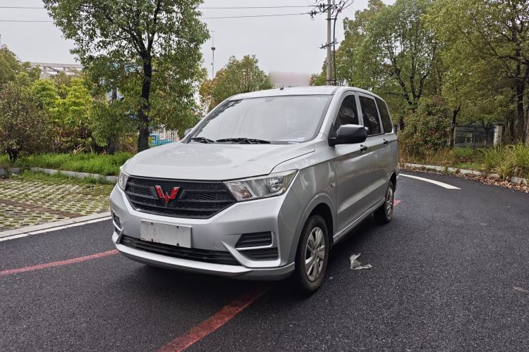 Used Wuling Hongguang 2019 1.5L S Basic Version China VI Standard LAR