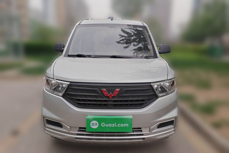 Used Wuling Hongguang V 2022 1.5L Jingqu Edition Enclosed-Window Vehicle with Electric Power Steering LAR