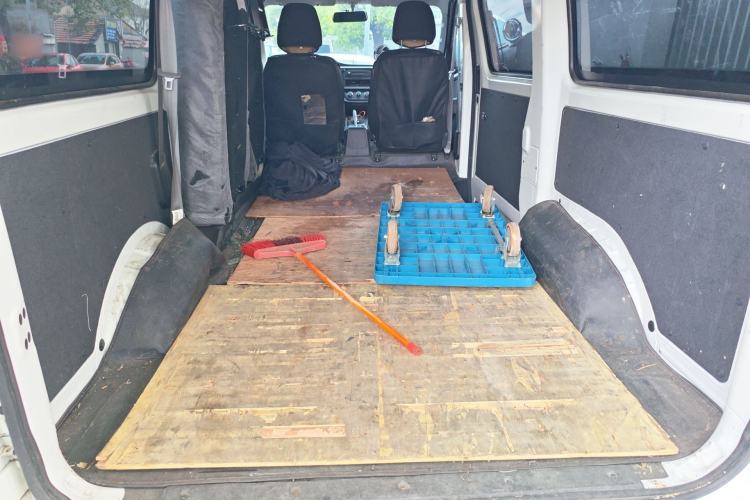 Used CHANGAN KAICHENG Ruixing EM80 2025 Passenger Version Comfort Edition 6-Seater 300 km Dual-Swing Doors Trunk