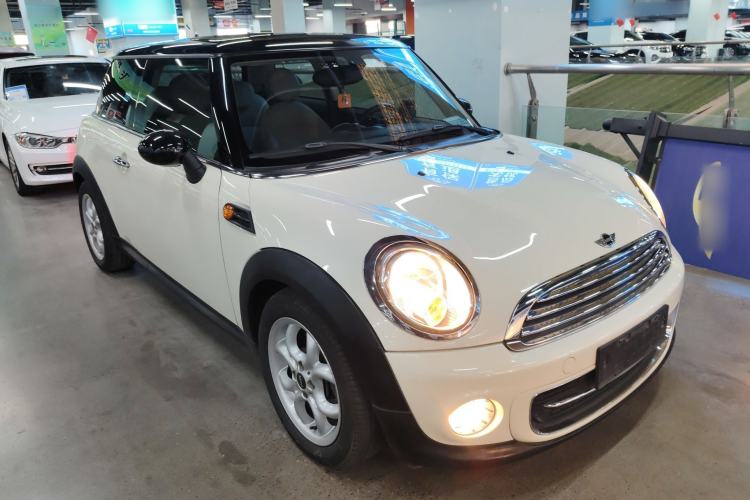 Used MINI MINI 2011 1.6L COOPER Fun