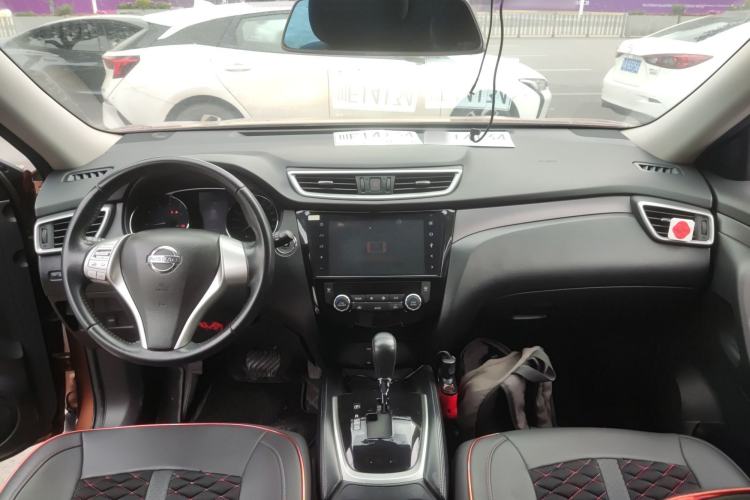 Used Nissan X-Trail 2015 2.0L CVT Comfort MAX Edition 2WD Center Console