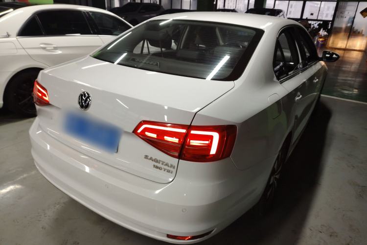 Used Volkswagen Sagitar 2017 180TSI Automatic Luxury Edition