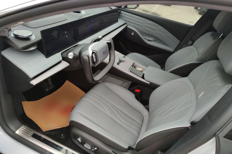 Used Geely Galaxy E8 2024 665 km Range Rear-Drive Starship Long-Range Version Left Front Seat