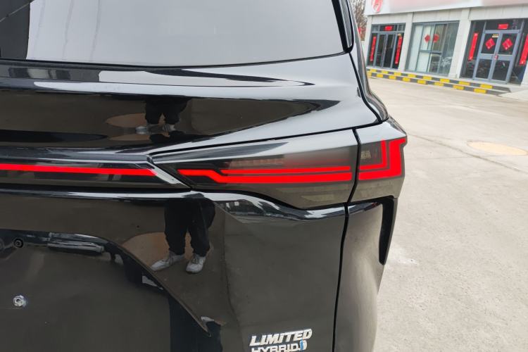 Used Toyota Sienna 2021 2.5L Hybrid Premium Edition