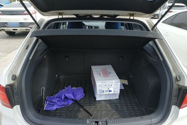 Used Volkswagen Gran Lavida 2013 1.6L Automatic Luxury Model
