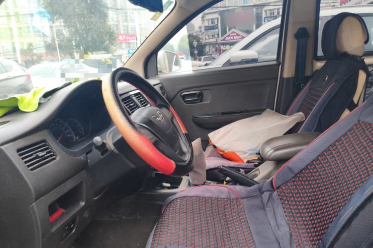 Used Wuling Rongguang V 2016 1.5L Standard Version