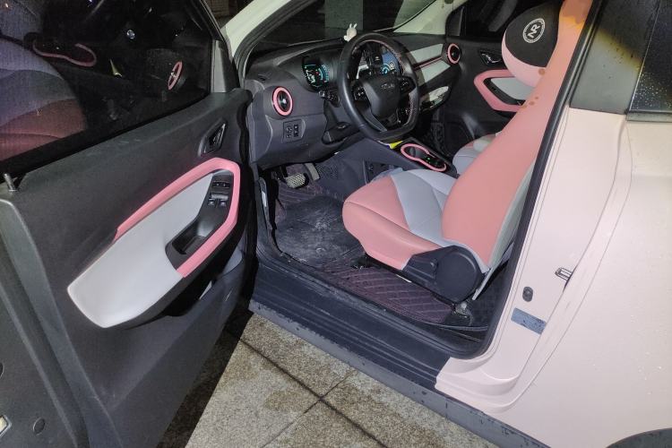 Used Chery Little Ant 2022 Sweet Pink Edition Half-Sugar Version Lithium Iron Phosphate 29.2 kWh 30 kW 301 km
