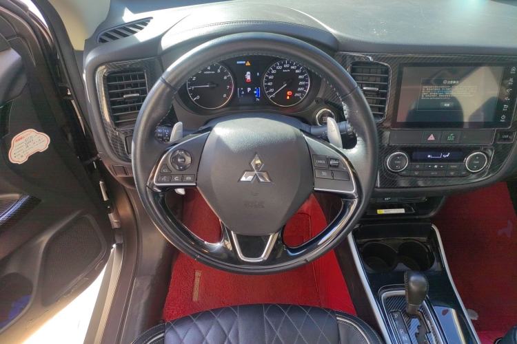 Used Mitsubishi Outlander 2020 2.4L 4x4 Zhi Xiang Edition 7-Seater