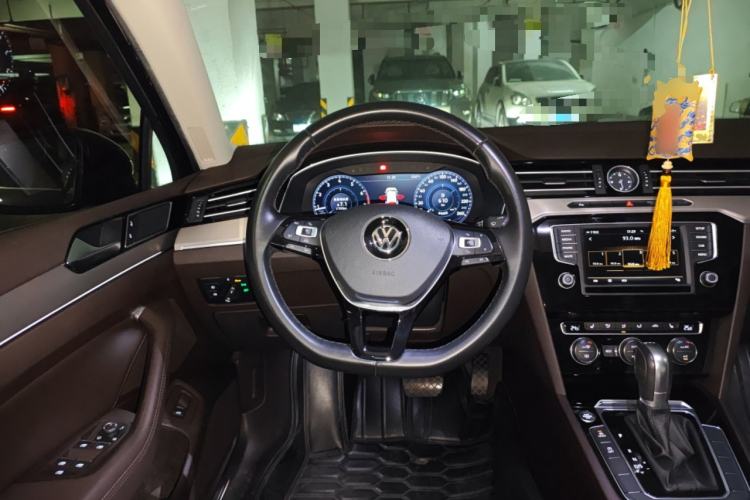 Used Volkswagen Variant 2017 380TSI Two-Wheel Drive Comfort Edition