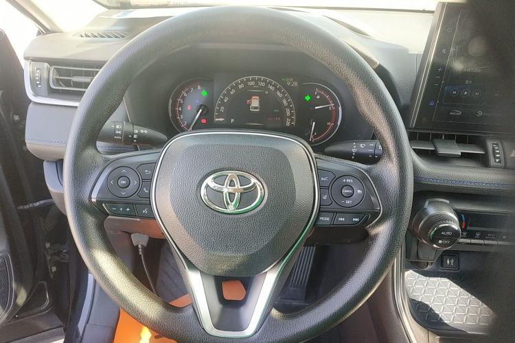 Used Toyota Wildlander 2020 2.0L CVT Two-Wheel Drive Tech Edition Steering Wheel