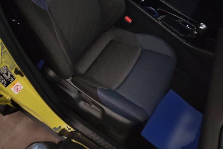 Used Toyota C-HR 2018 2.0L Luxury Sunroof Version China VI Standard Right Front Seat