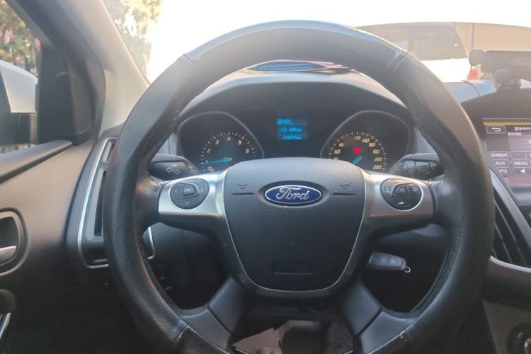 Used Ford Focus 2012 Hatchback 1.6L Automatic Fashion Edition