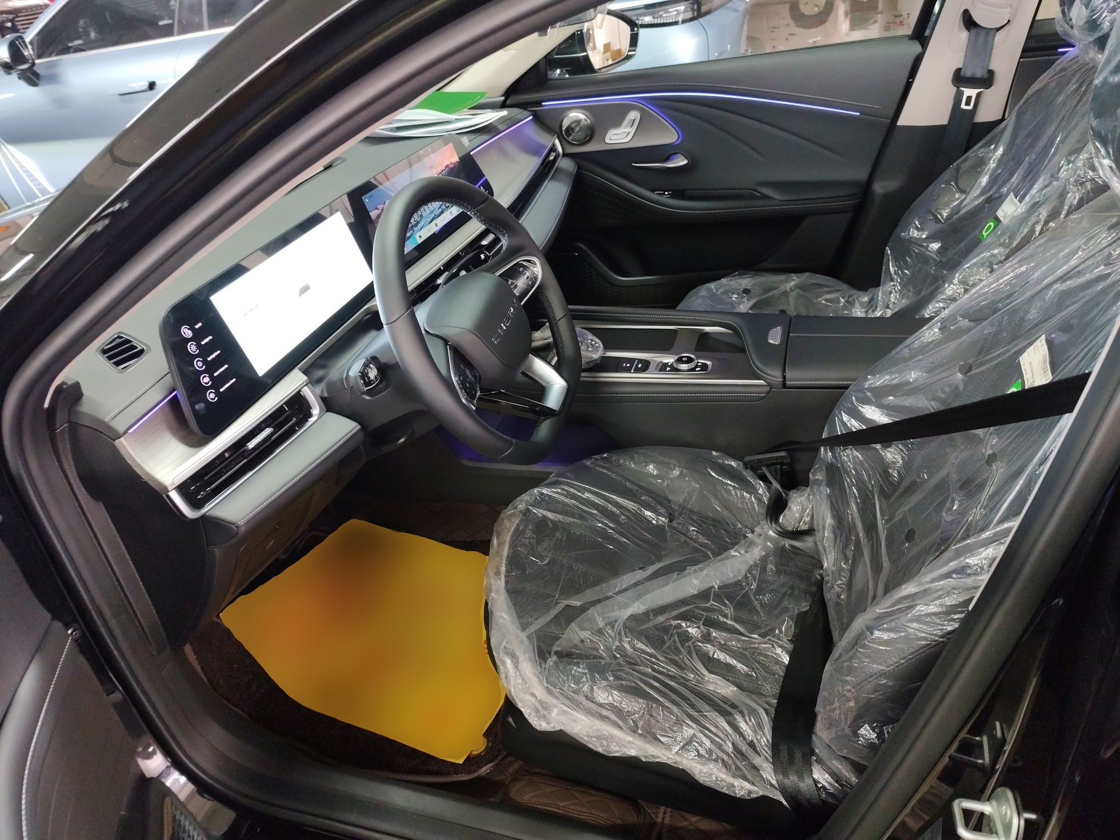 Переднее сиденье в автомобиле