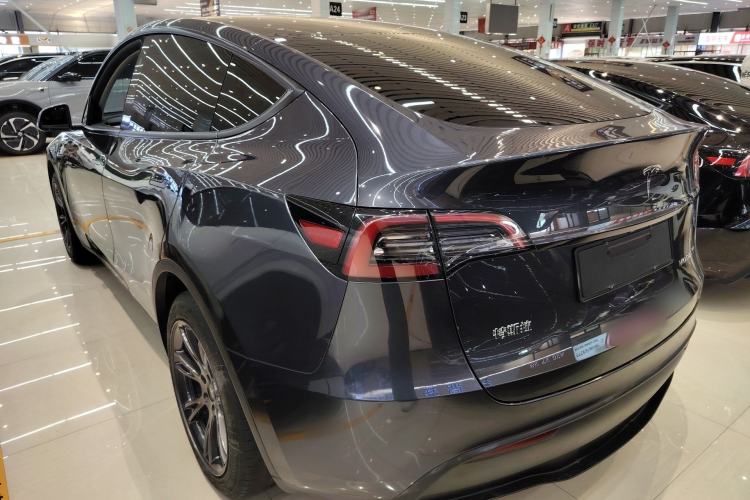 Used Tesla Model Y 2024 Rear-Wheel-Drive Version Rear Left 45 Deg