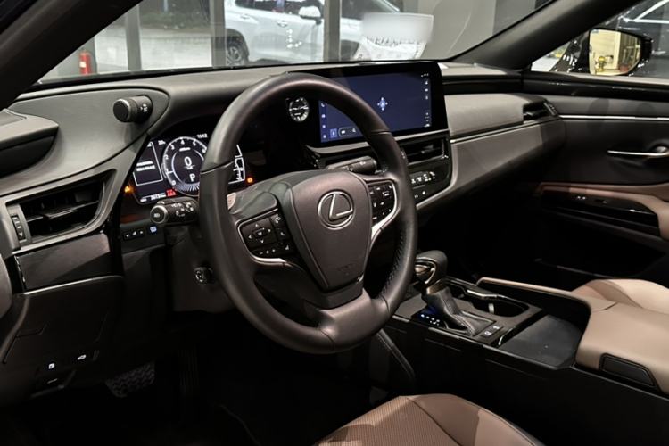 Used Lexus ES 2023 200 Excellence Edition
