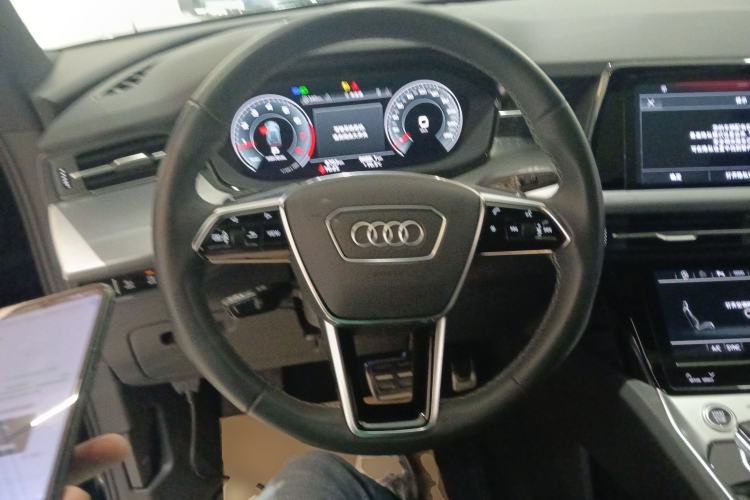 Used Audi Q6 2023 40 TFSI quattro Guanyun Edition Light Riding Package