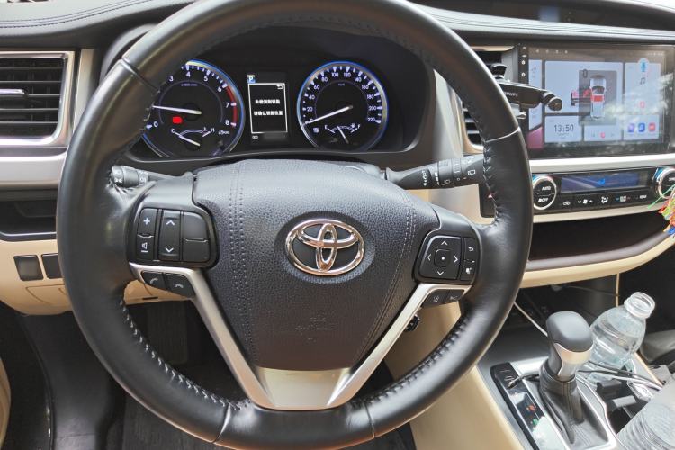 Used Toyota Highlander 2018 2.0T Four-Wheel Drive Luxury Edition 7 Seats China V Emission Standard