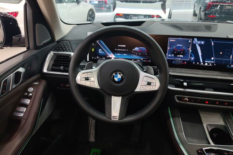Used BMW X5 2023 xDrive 30Li Luxury M Sport Night Edition Package Steering Wheel