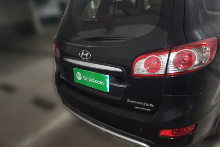 Used Hyundai Santa Fe Classic 2012 2.4 Comfort Edition 7-Seater Four-Wheel Drive
