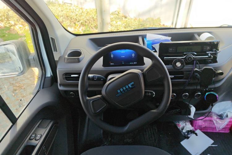 Used JMC E Fushun 2025 Model, Open Window Version, 53.58 kWh, Mid-axle, Low-roof
