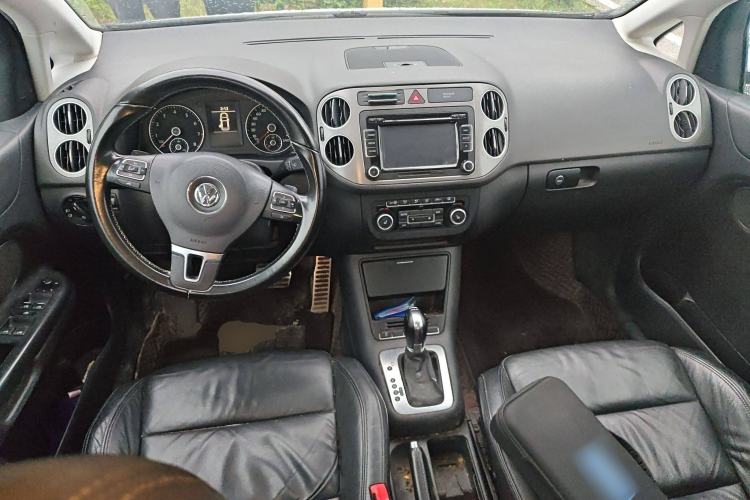 Used Volkswagen Golf 2011 1.4TSI Cross Golf Center Console