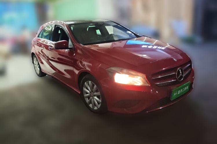 Used Mercedes-Benz A-Class 2013 A 180 Fashion Model Front Right 45 Deg