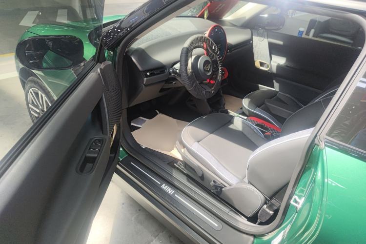 Used MINI Electric COOPER 2025 456km COOPER E Classic Style
