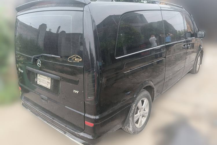 Used Mercedes-Benz Vito 2011 2.5L 7-seater executive version
