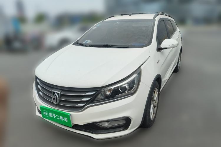 Used Baojun 310W 2017 1.5L Manual Fashion Model China V