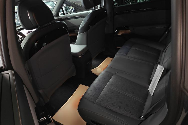 Used Zeekr 7X 2025 100kWh Long-Range All-Wheel Drive Intelligent Driving Version Left Rear Seat