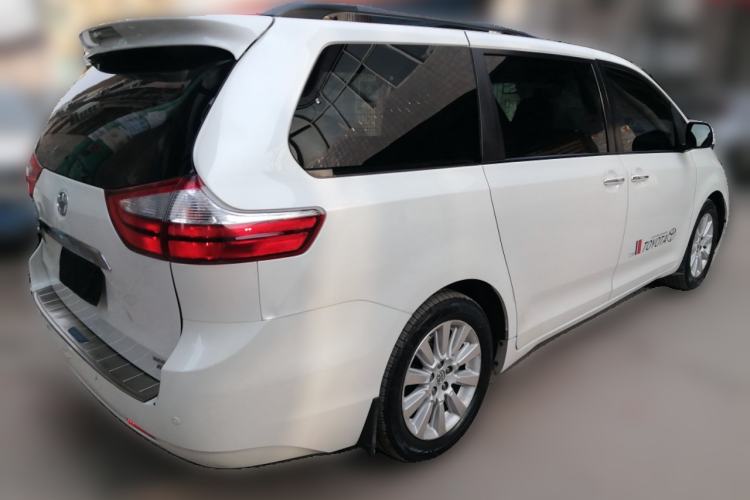 Used Toyota SIENNA 
