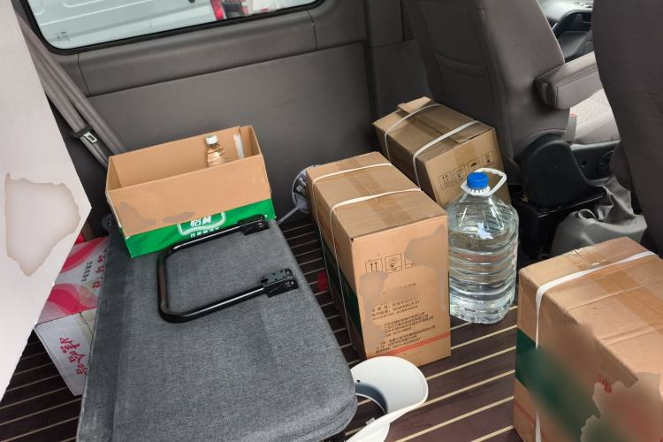 Used JAC Group Sunray 2022 2.0T Fuel-Efficient King PLUS Express Version Mid-axle 5-6 Seats HFC4DB3-2E4
