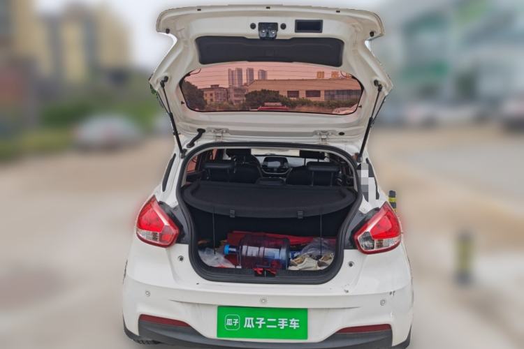 Used Baojun 310 2017 1.5L Automatic Fashion Model Trunk
